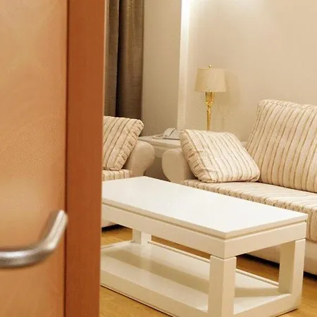فندق Acosta Centro 4*
